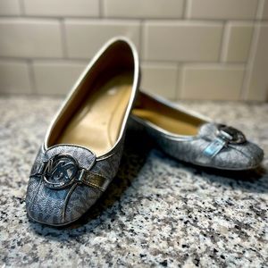 Like NEW Michael Kors Womens Moccasin Flats - Silver